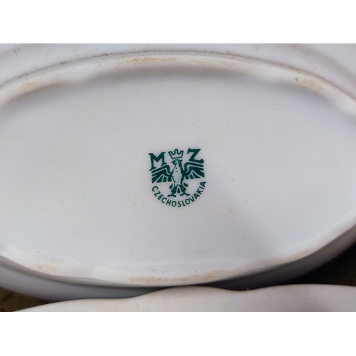 791 - 6 Place Setting Dinner Service