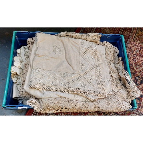 802 - Lot of Mixed Linen and Curtains