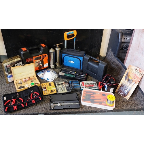 861 - Large Box of Quality Tools inc Drill, Screwdrivers, Dremel, Soldering Iron etc