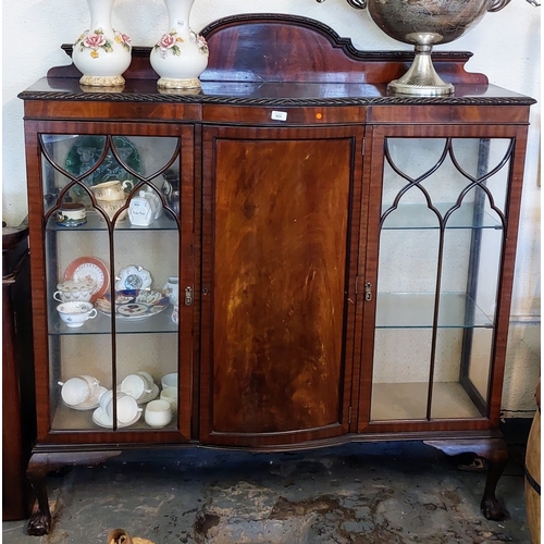 905 - Flamed Mahogany Bow Front Display Cabinet on Ball and Claw Feet - C. 137cm W x 40cm D x 147cm H