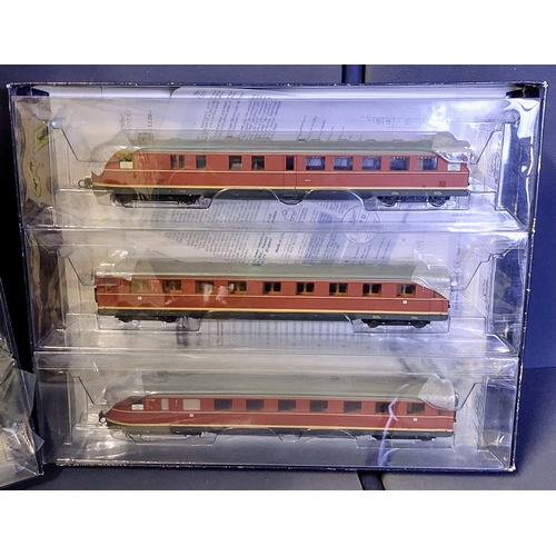 924 - 2 Cased Liliput First Class 1:87 - L112601 VT06 DB Ep. III & L350032 DR Ep. IV