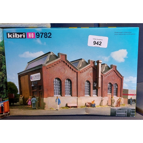 942 - 3 x Kibri HO Model Buildings - 9782, 8440, B-9500