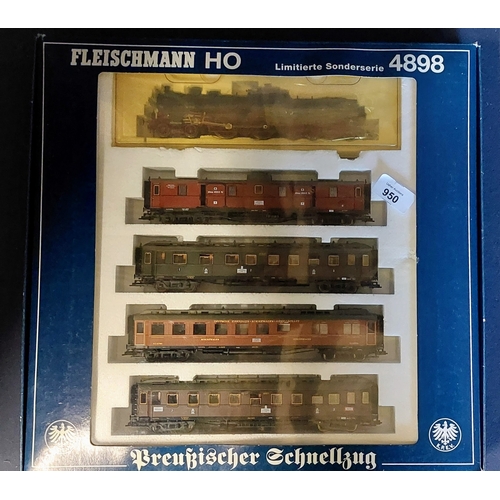 950 - Fleischmann HO Limites Series 4898 - Prussian Express Train Epoch I