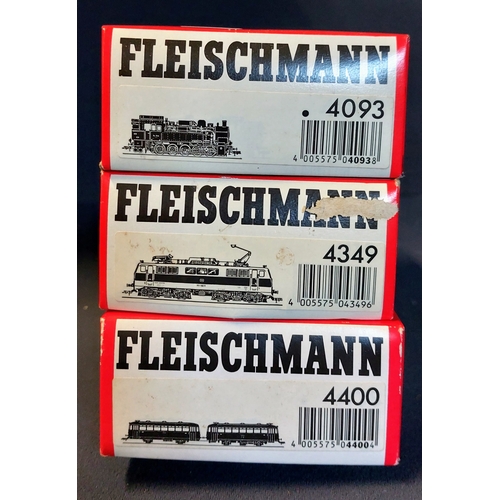 959 - 2 Boxed Fleischmann Locomotives 4093 & 4349 and Boxed Fleischmann Twin Carriages 4400