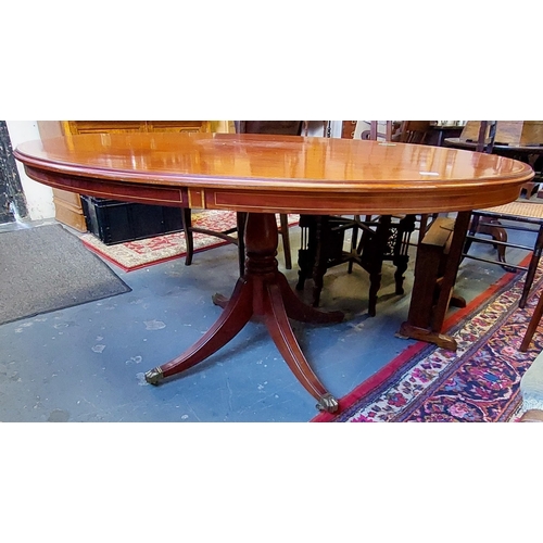 400 - Inlaid Oval Mahogany Pod Base Breakfast Table - C. 153cm W x 98cm D x 76cm H