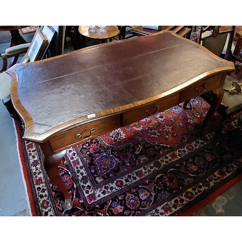 407 - Mahogany Cross-Banded Leather Top Partners Desk with 3 Drawers a Side on Cabriole Legs - C. 142cm W ... 