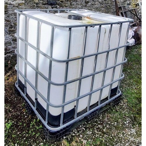 451 - Plastic IBC 1000L Tank