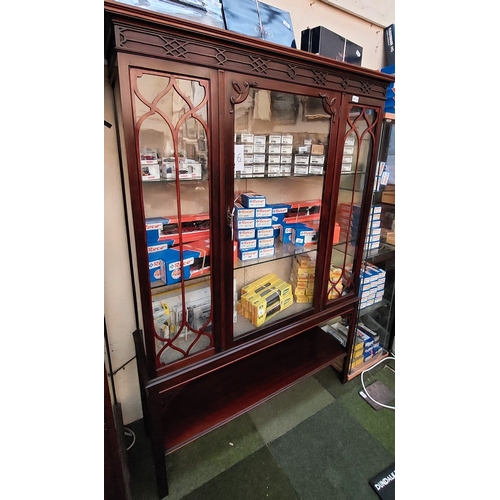 601A - Edwardian Chippendale Style Fretwork Mahogany Glazed Single Door Display Cabinet - C. 122cm W x 38cm... 