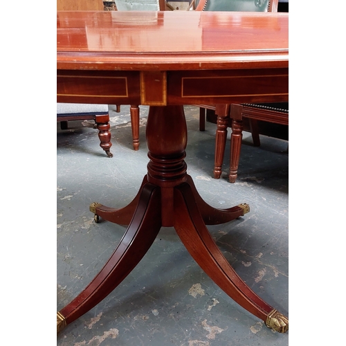 105 - Inlaid Oval Mahogany Pod Base Breakfast Table - C. 153cm W x 98cm D x 76cm H