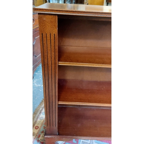 399 - Mahogany Floor Bookcase with 3 Shelves - C. 99cm W x 27cm D x 93cm H