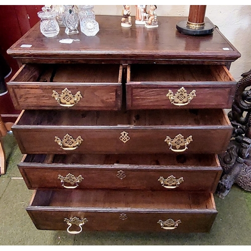 557 - Georgian Oak Chest of Drawers with 2 over 3 Drawers and Brass Handles - C. 92cm W x 53cm D x 98cm H