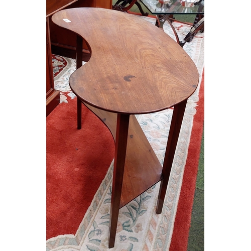 659 - Georgian Mahogany Reniform Side Table - C. 86cm W x 73cm H