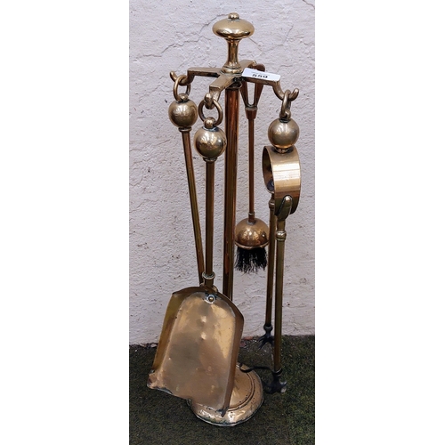 559 - Brass Companion Set