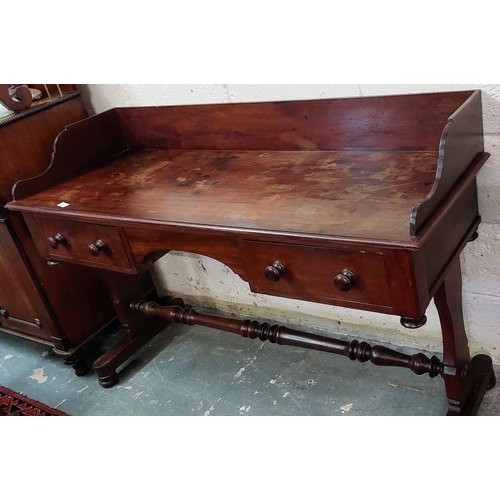 30 - Victorian Mahogany 2 Drawer Kneehole Gallery Back Washstand on Turned Stretcher Base - C. 139cm W x ... 