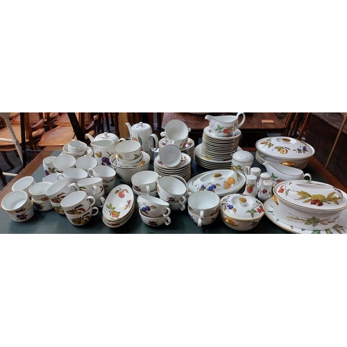 61 - Royal Worcester Evesham Tableware - Approx 100 Piece