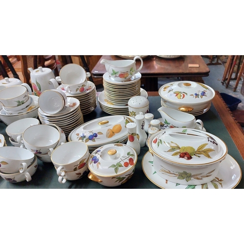 61 - Royal Worcester Evesham Tableware - Approx 100 Piece