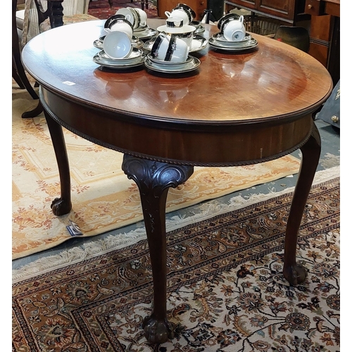 279 - Oval Mahogany Breakfast Table on Ball & Claw Feet - C. 126cm W x 90cm D x 77cm H