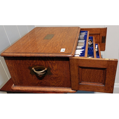 421 - Oak Cased Canteen with Cutlery