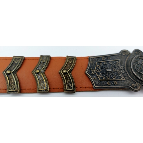 526 - Leather Belt & Buckles