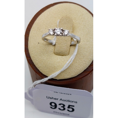 935 - 9 ct White Gold 3 Stone Diamond Ring - Size Q