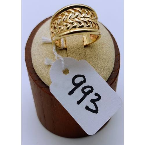 993 - 9 ct Gold Fancy Ring - Size Q