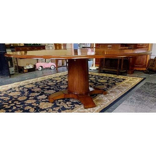 1154 - Extendible Circular Crossbanded Dining Table on Pod Base. Has a Removable Outer Section - C. 200cm W... 