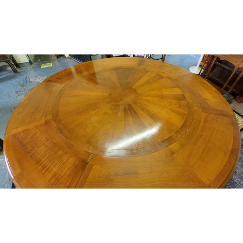 1154 - Extendible Circular Crossbanded Dining Table on Pod Base. Has a Removable Outer Section - C. 200cm W... 