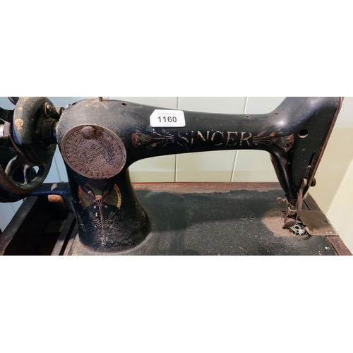 1160 - Hand Crank Singer Sewing Machine