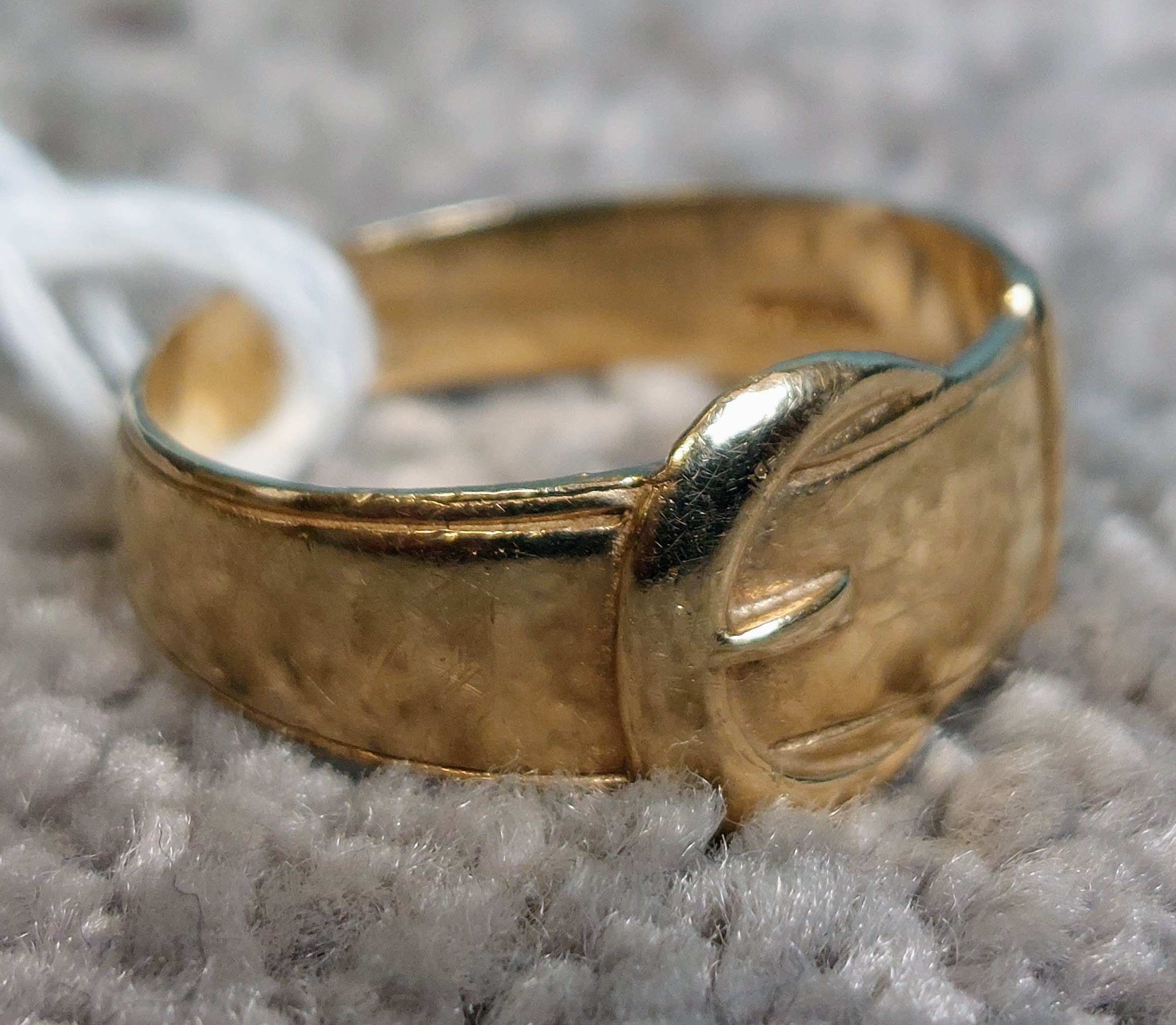 Gold Buckle Ring - Size S (375 hallmark)