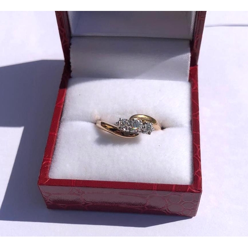 531 - Three Stone Ladies Diamond Ring Mounted on 9 Carat Yellow Gold