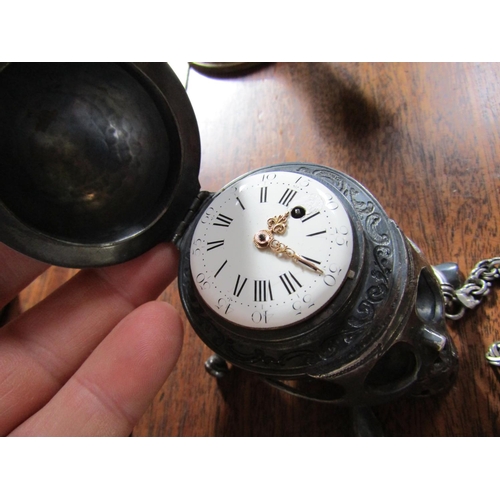 Pocket watch outlet with hinged cover