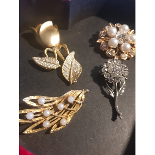 613 - Collection of Vintage Brooches to include Two Pearl Example As Photographed