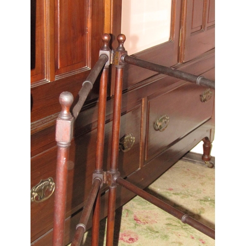 1343 - Georgian Mahogany Twin Folding Towel Rail of Turned Form