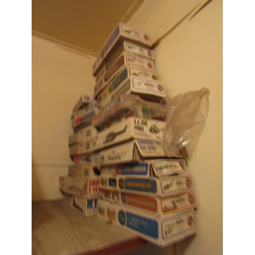 1495 - Collection of Various Vintage Board Games and Airfix Models in Boxes Quantity As Photographed