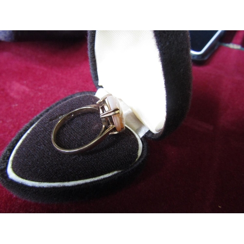 408 - 9 Carat Yellow Gold Cameo Inset Ladies Ring