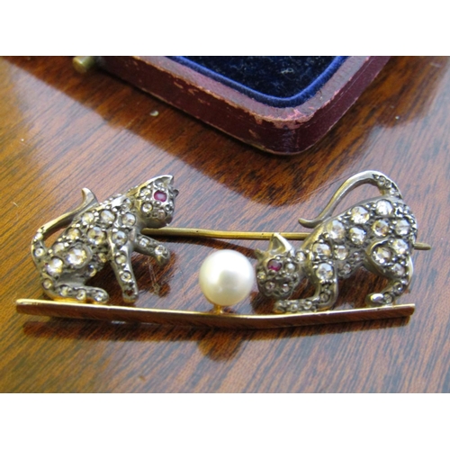 452 - 18 Carat Gold and Diamond Decorated Kitten Motif Ladies Brooch Approximately 2 Inches Wide