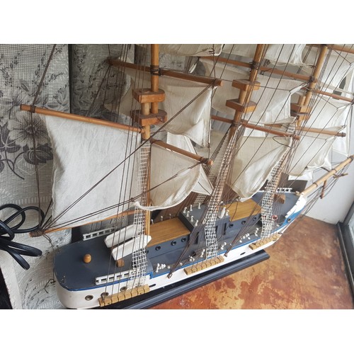 1607 - Ships Model Well Detailed Approximately 2ft 6 Inches Wide