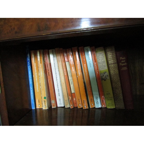 250 - Various Books Quantity As Photographed includes Penguin Classics and Other Volumes Concerning Art et... 