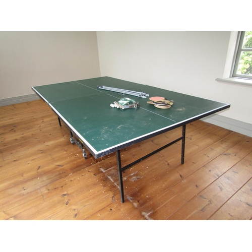 259 - Table Tennis Table with Net and Bats Fold Up Mechanism and Good Quality