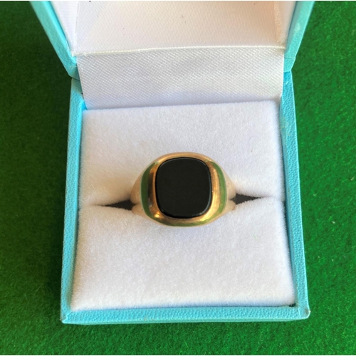 497 - 9 Carat Yellow Gold Gentlemans Onyx Signet Ring Size T and a Half