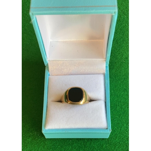 497 - 9 Carat Yellow Gold Gentlemans Onyx Signet Ring Size T and a Half