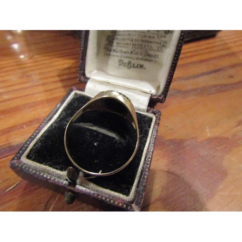 557 - Gentlemans Onyx Signet Ring Mounted on 9 Carat Yellow Gold Ring Approximate Ring Size T