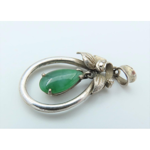 139 - 9 Carat White Gold Cabochon Cut Jade Necklace Pendant with Upper Leaf Motif Decoration. Pendant Leng... 