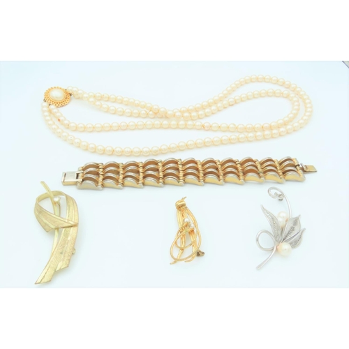 140 - Collection of Various Jewellery, Cultured Pearl Necklace and Gold Filled Bracelet etc Quantity As Ph... 