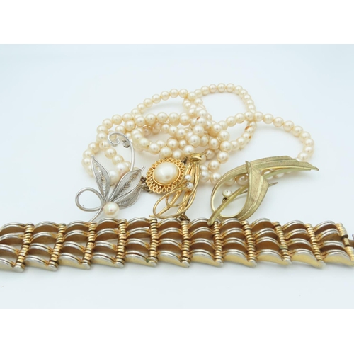 140 - Collection of Various Jewellery, Cultured Pearl Necklace and Gold Filled Bracelet etc Quantity As Ph... 