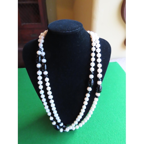 360 - Pearl and Black Jet Ladies Bead Necklace