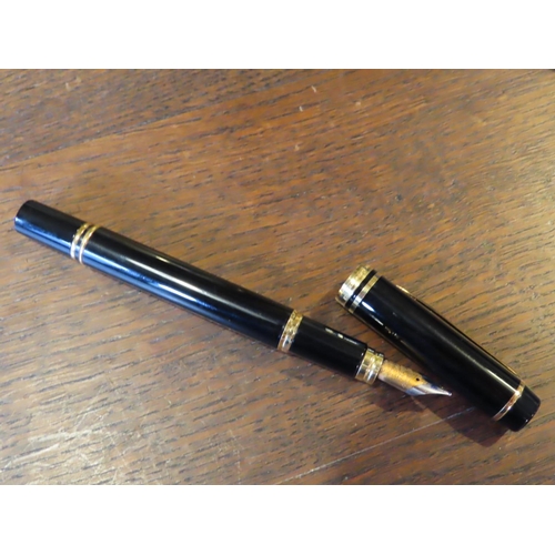 468 - Waterman Vintage Fountain Pen with Gold Nib Original Presentation Case Good Condition