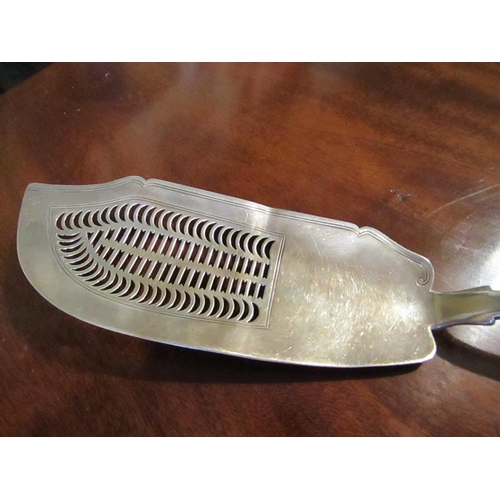 583 - George III Solid Silver Fish Slice Fiddle Pattern Anchor Crest Maker Mark RT Probably Richard Turner... 