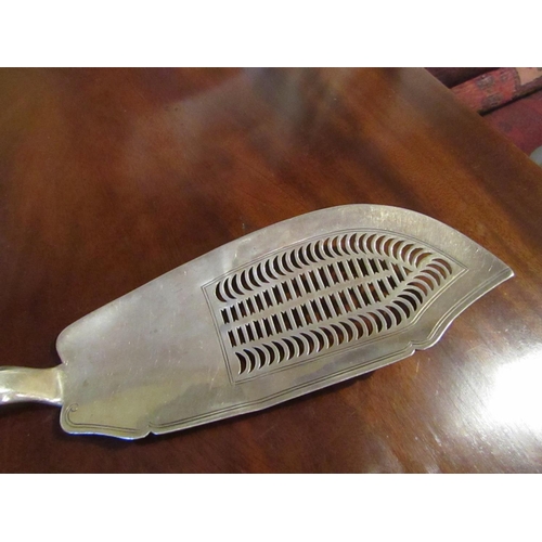 583 - George III Solid Silver Fish Slice Fiddle Pattern Anchor Crest Maker Mark RT Probably Richard Turner... 