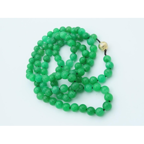 674 - Fine 18 Carat Gold Clasp Decorated Diamond Mounted Jade Bead Necklace of Fine Colour